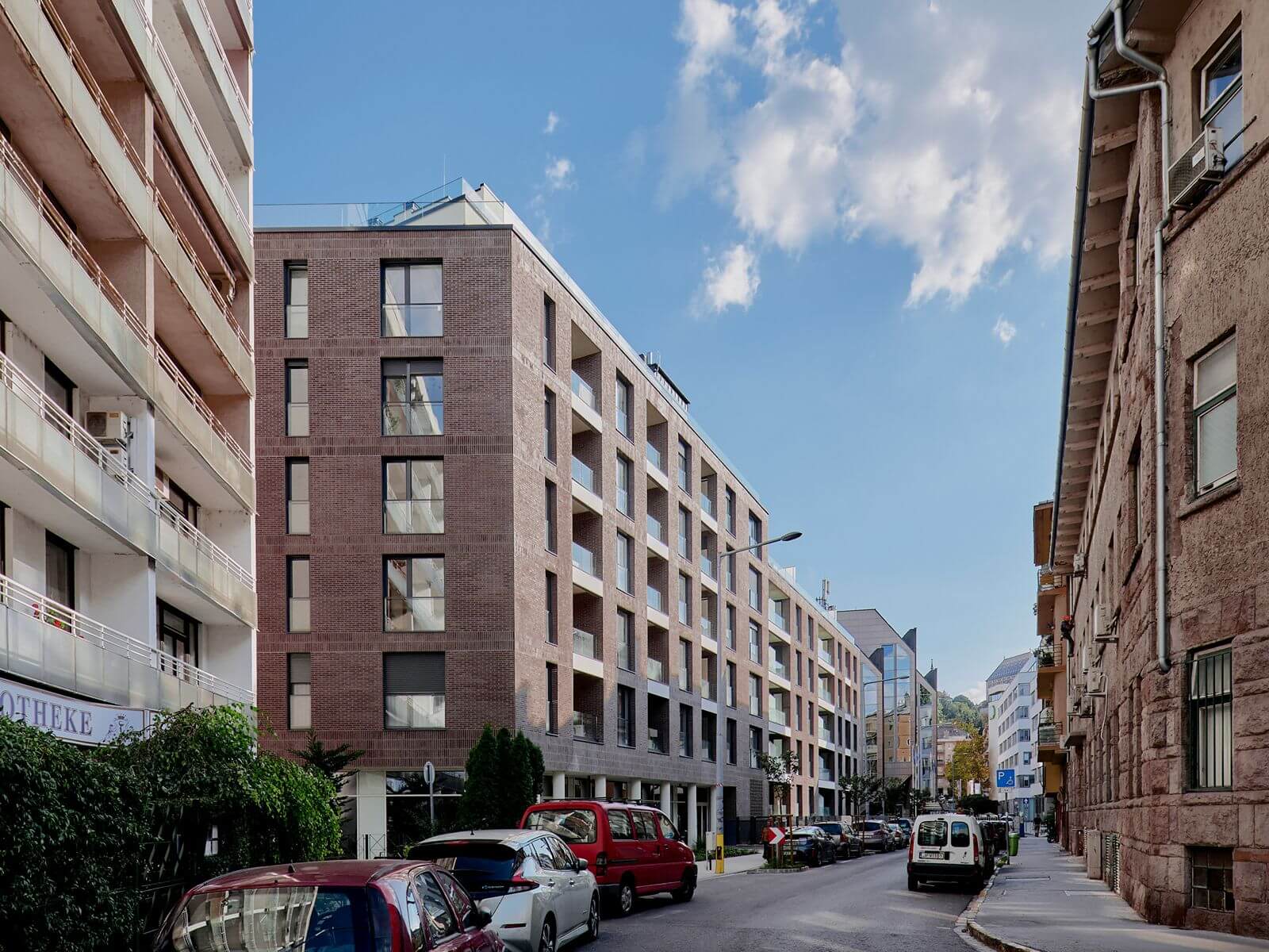 Kapás Street apartment building